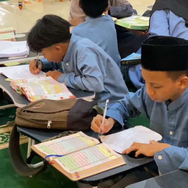 Urgensi Pendidikan Al-Qur’an Sejak Usia Dini dalam Membangun Generasi Berkarakter Qur’ani